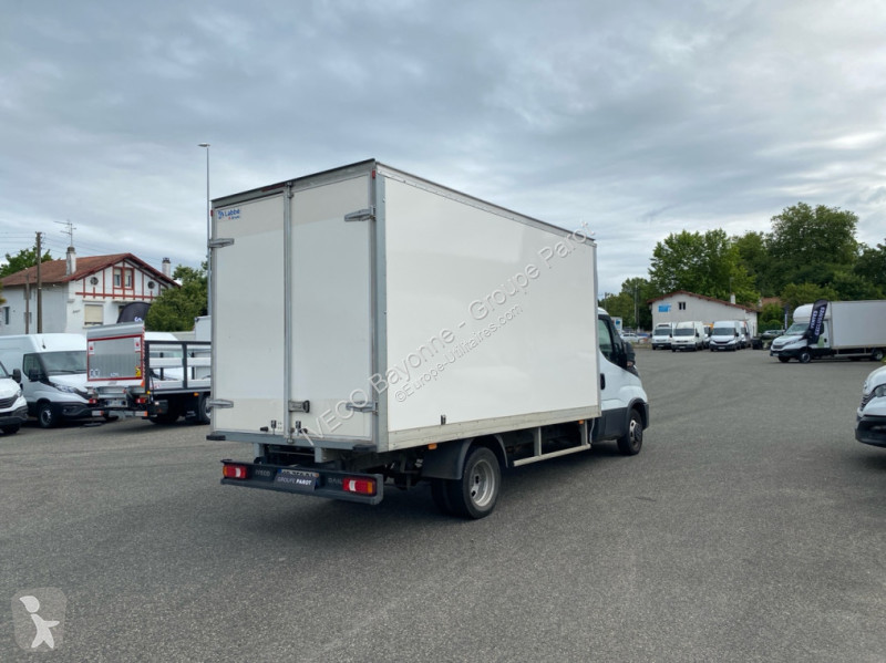 Véhicule utilitaire Iveco 35C16H3.0 empattement...