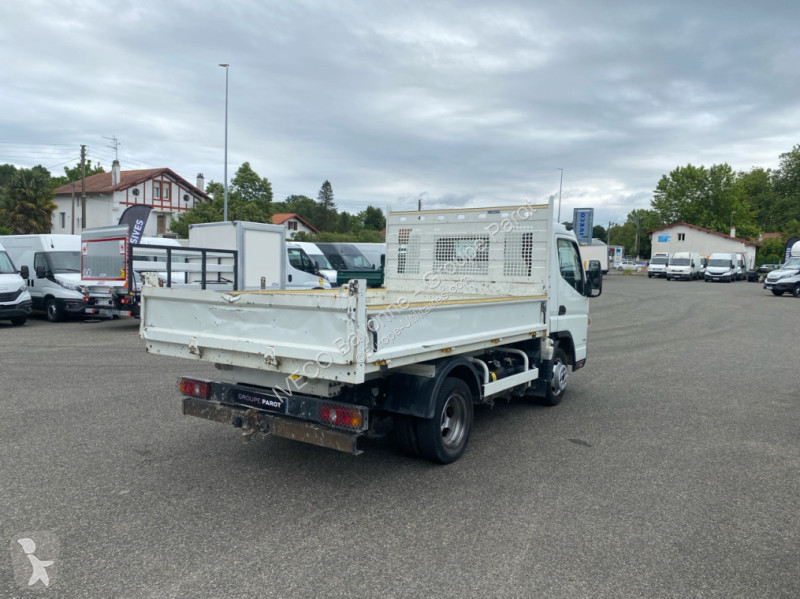 Véhicule utilitaire Fuso 3C13 Empattement 25