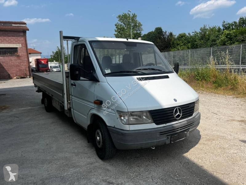 Véhicule utilitaire Mercedes