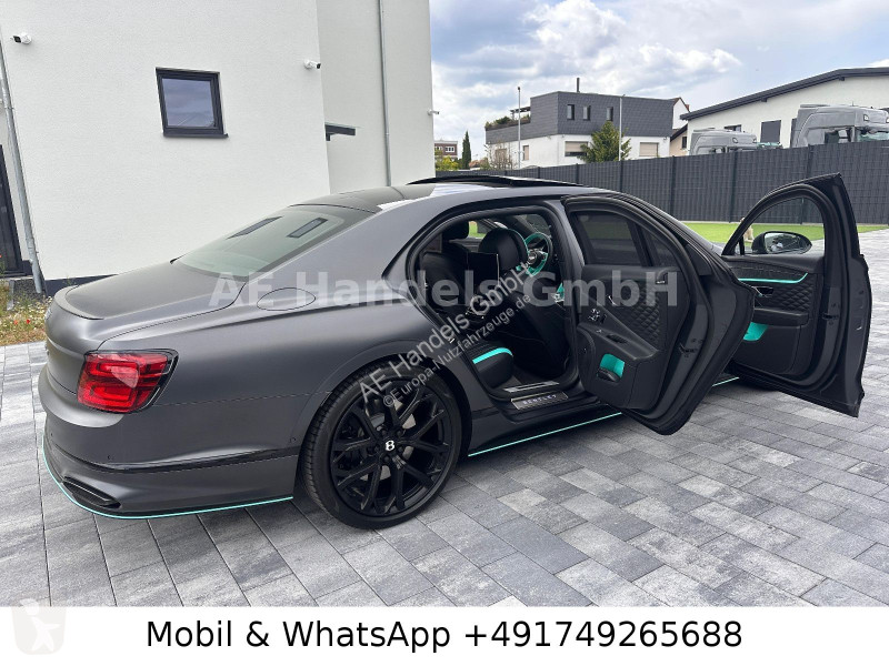 Samochód dostawczy Bentley Flying Spur Speed...