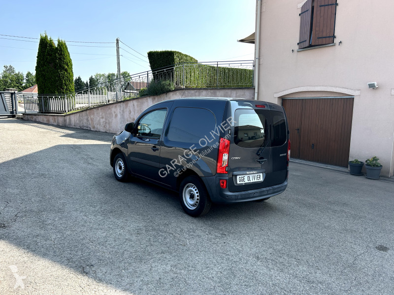Véhicule utilitaire Mercedes Compact 109 1.5...
