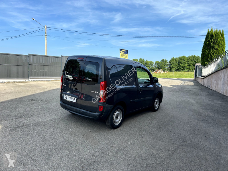 Véhicule utilitaire Mercedes Compact 109 1.5...