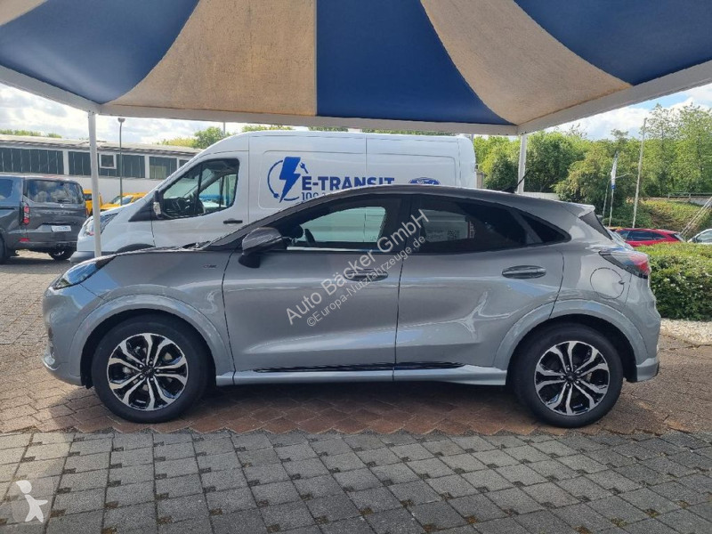 Véhicule utilitaire Ford ST-Line Design