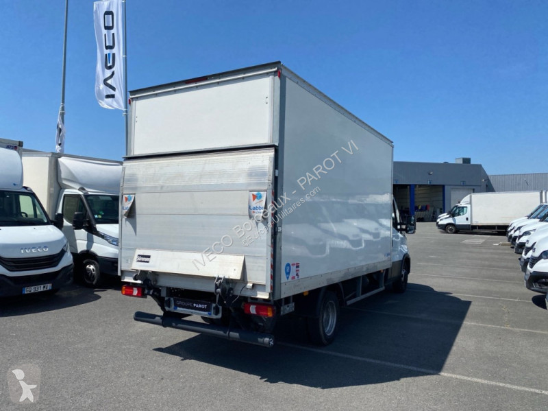 Véhicule utilitaire Iveco 35C16H3.0 empattement...