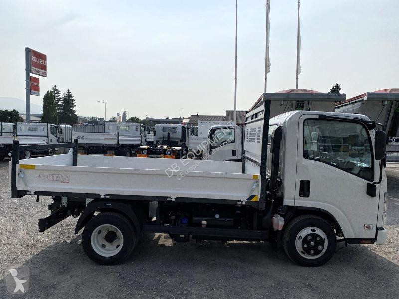 Véhicule utilitaire Isuzu CAMION UTILITAIRE...