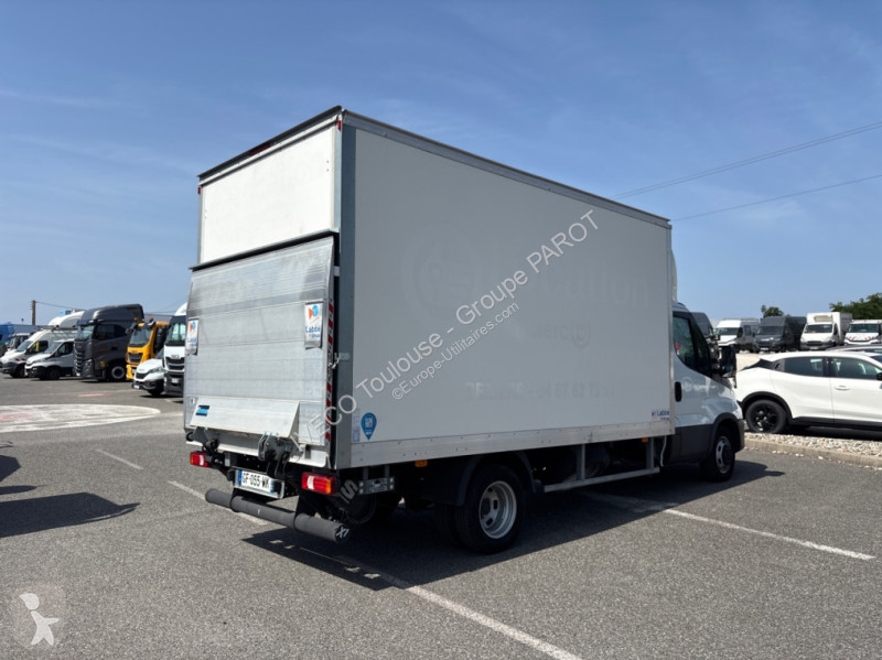 Veicolo commerciale Iveco 35C16H3.0 empattement...