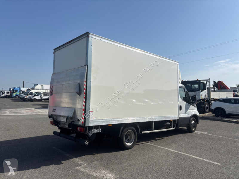 Véhicule utilitaire Iveco 35C16H3.0 empattement...
