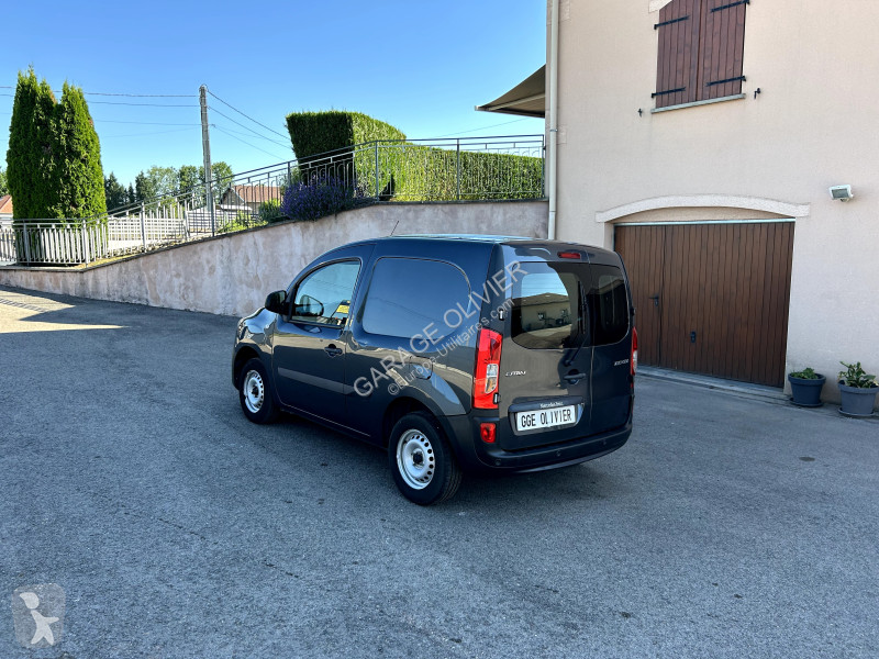 Véhicule utilitaire Mercedes Compact 109 1.5...