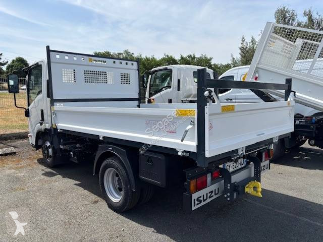 Véhicule utilitaire Isuzu