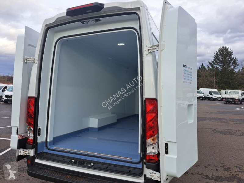 Veicolo commerciale Iveco 35S18 A8 180CV 3L...