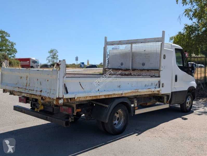 Véhicule utilitaire Iveco 35-12