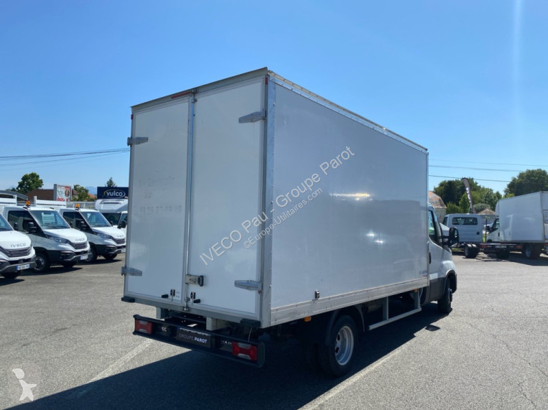 Véhicule utilitaire Iveco 35C16 Empattement 4100