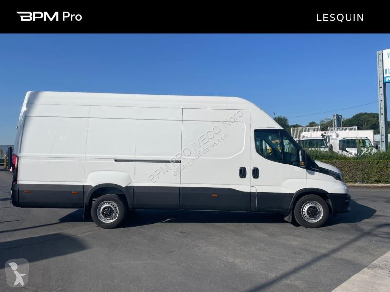Véhicule utilitaire Iveco 35S Fg 35S18HA8 V12...