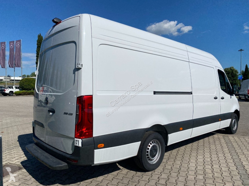 Autoutilitară Mercedes Furgone Traz. Post