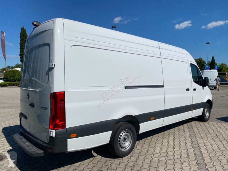 Autoutilitară Mercedes Furgone Traz. Post