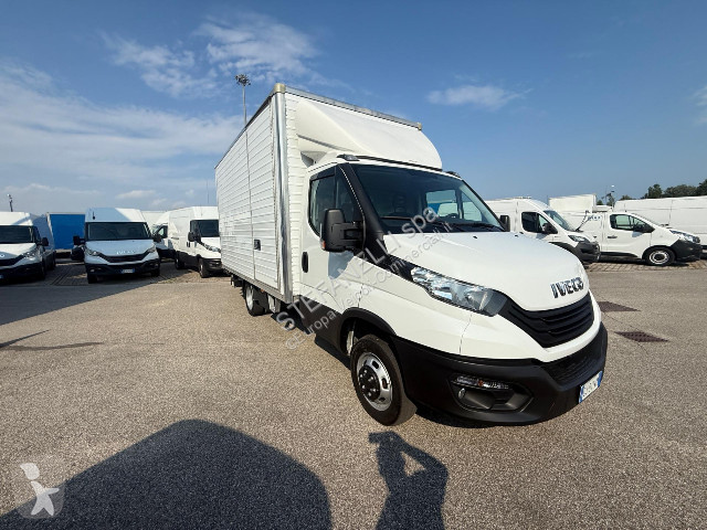 Veicolo commerciale Iveco DAILY 35C14H BOX +...