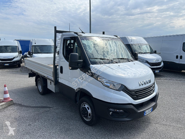 Véhicule utilitaire Iveco DAILY 35C14H CASSONE