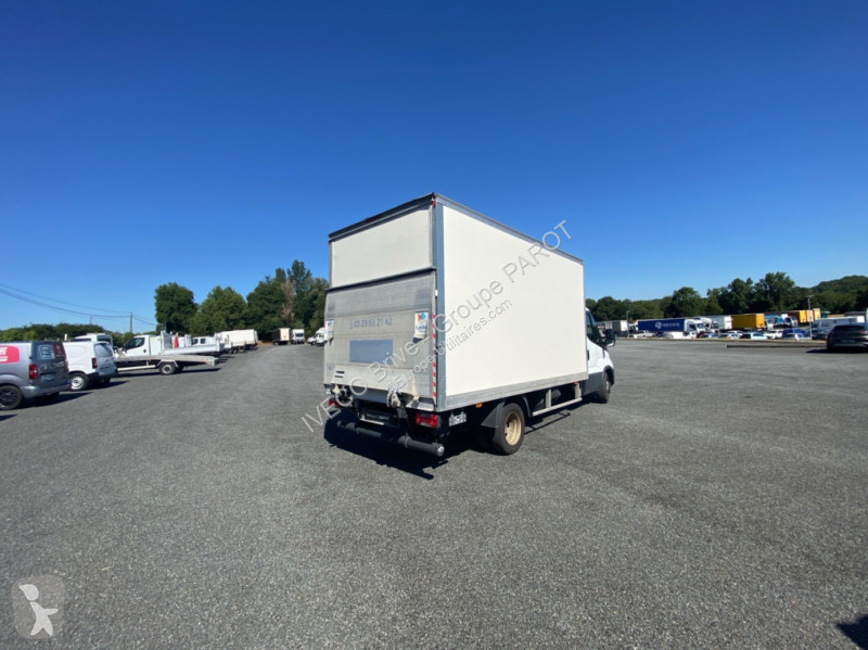 Véhicule utilitaire Iveco 35C16H3.0 empattement...