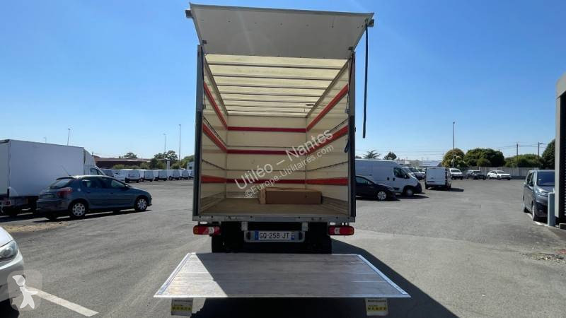 Véhicule utilitaire Iveco