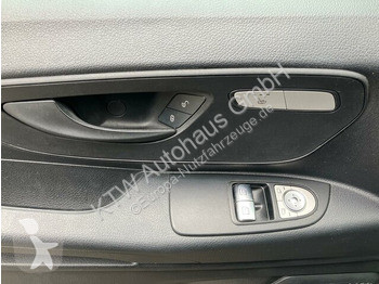 Autoutilitară Mercedes 114 Mixto...