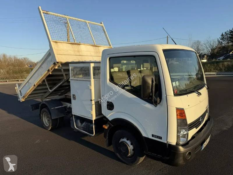 Véhicule utilitaire Nissan