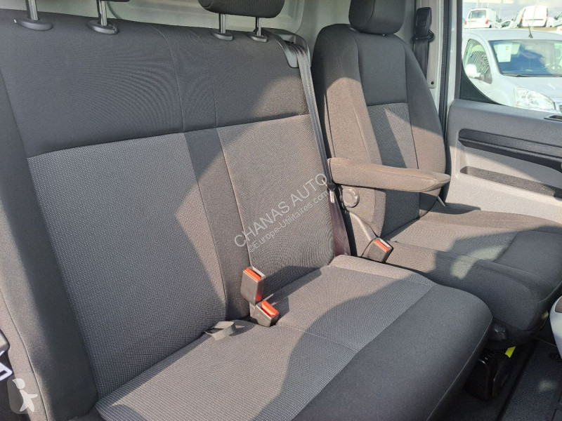 Véhicule utilitaire Toyota MEDIUM 2.0L 145 D-4D