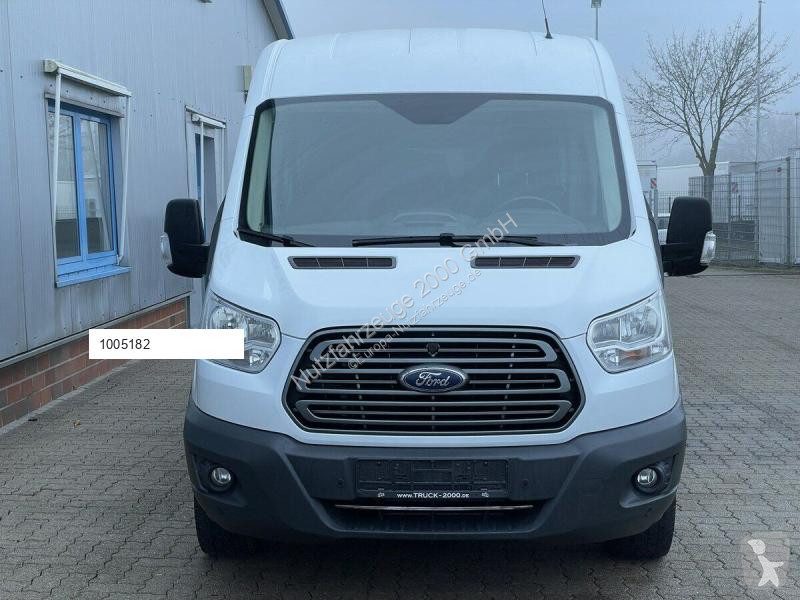 Véhicule utilitaire Ford