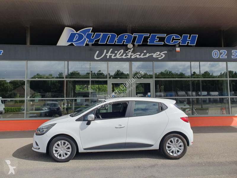 Véhicule utilitaire Renault CLIO IV STE 1.5 DCI...