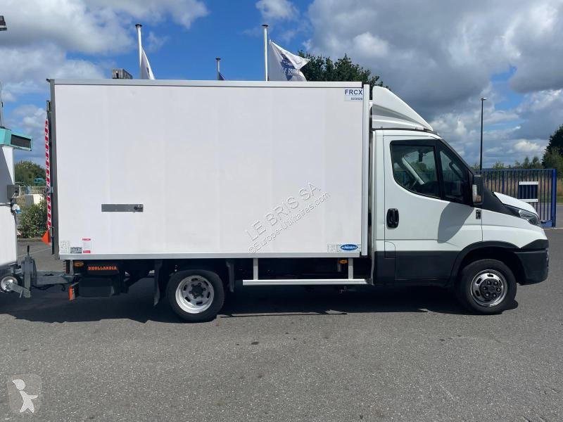 Véhicule utilitaire Iveco  DAILY 35C18