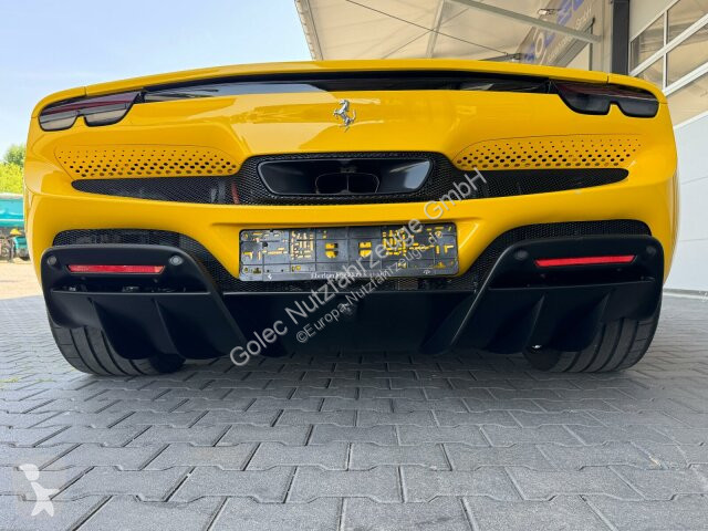 Samochód dostawczy Ferrari 296 GTB Coupe