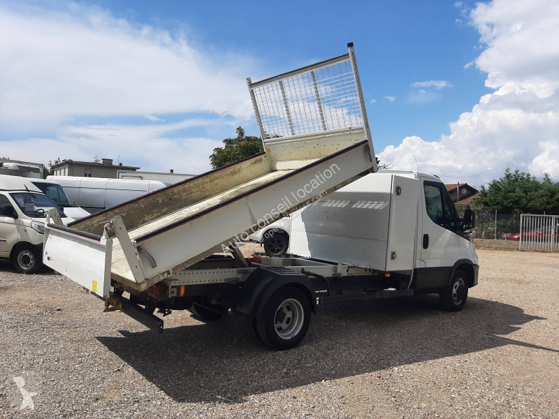 Véhicule utilitaire Iveco BENNE + COFFRE 35 C...