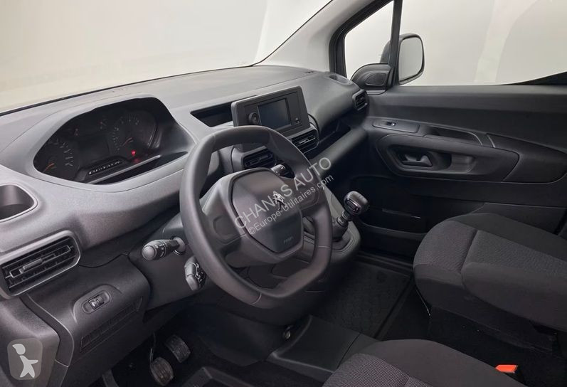 Autoutilitară Peugeot 1.5 BLUEHDI 130 4X4...