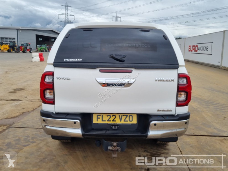 Véhicule utilitaire Toyota Hilux Invincible