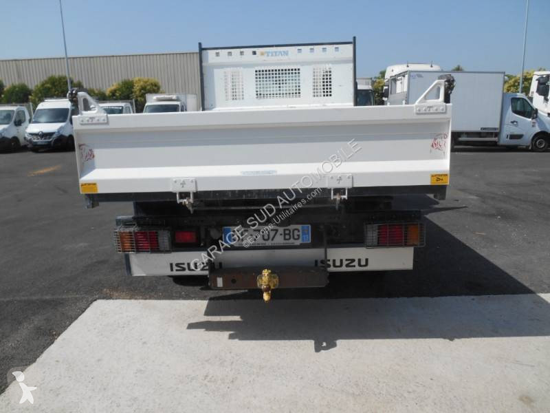 Véhicule utilitaire Isuzu