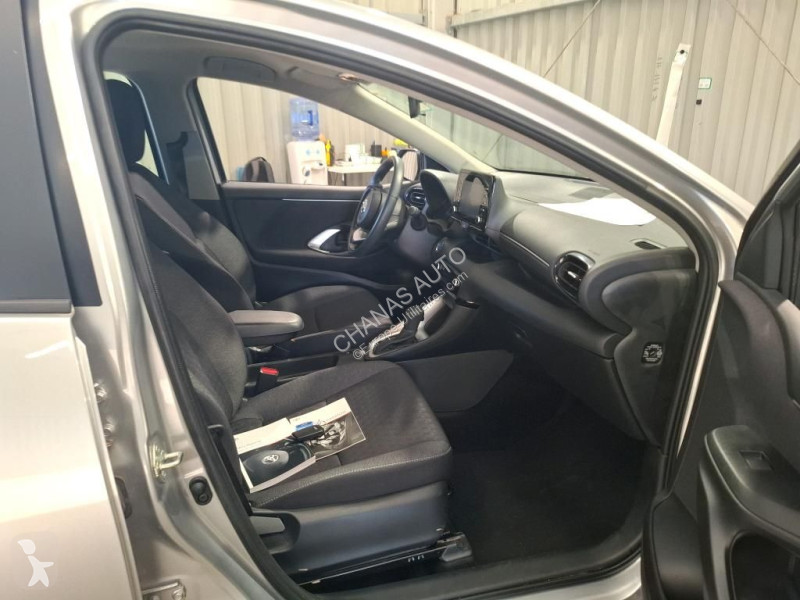 Autoutilitară Toyota HYBRIDE 116H DYNAMIC BUSINESS