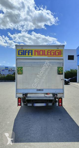 Furgoneta Nissan