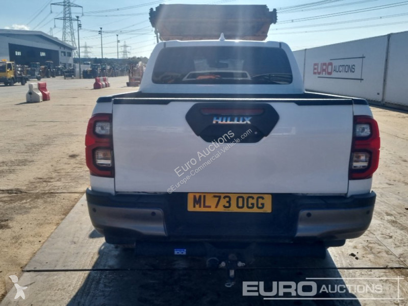 Furgoneta Toyota Hilux