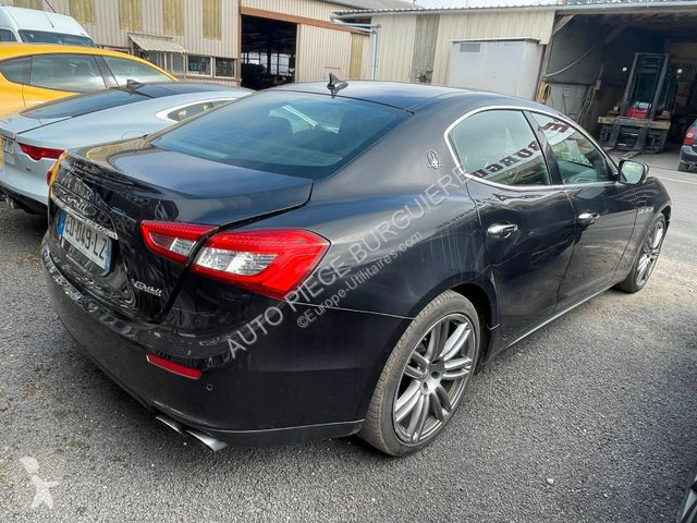 Véhicule utilitaire Maserati Ghibli 3.0D 275 V6...