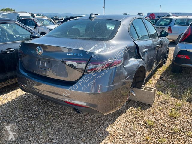 Véhicule utilitaire Alfa-Roméo Giulia 2.2 JTDm...