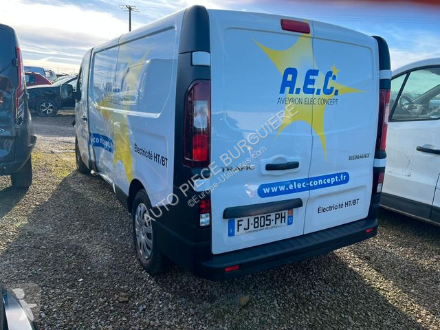 Véhicule utilitaire Renault III 1.6 DCI 145...