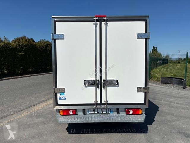 Véhicule utilitaire Renault DCI 125 CV