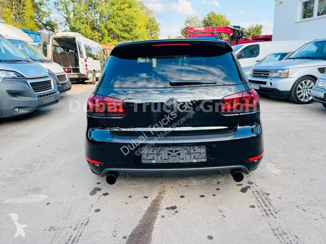Véhicule utilitaire Volkswagen VI GTI adidas