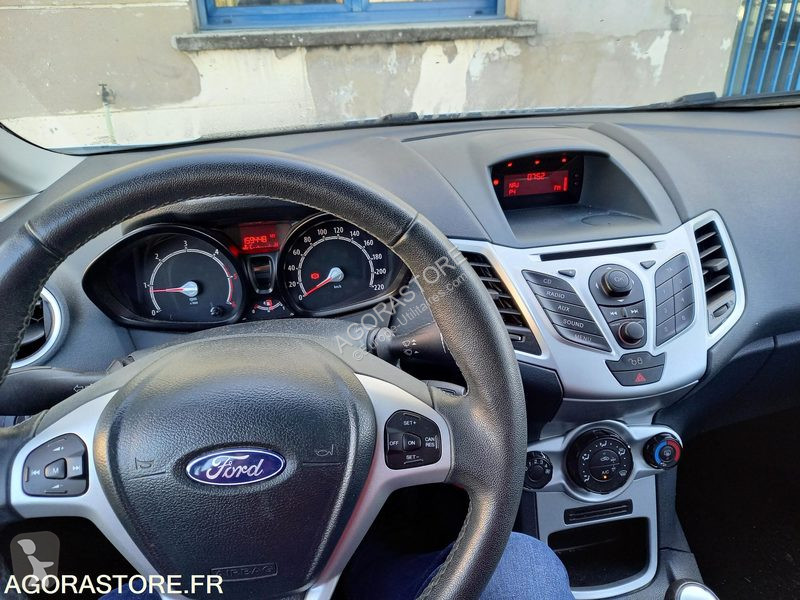 Autoutilitară Ford TREND