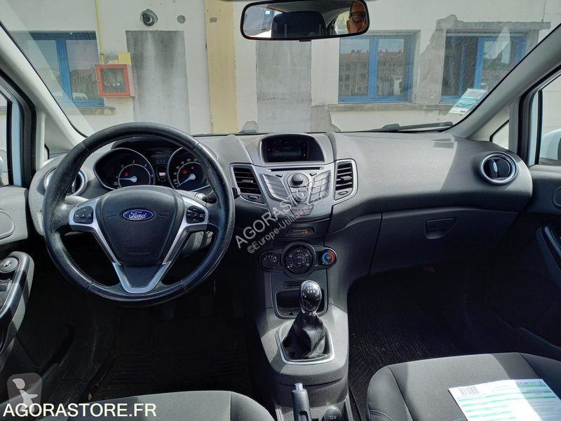 Autoutilitară Ford TREND