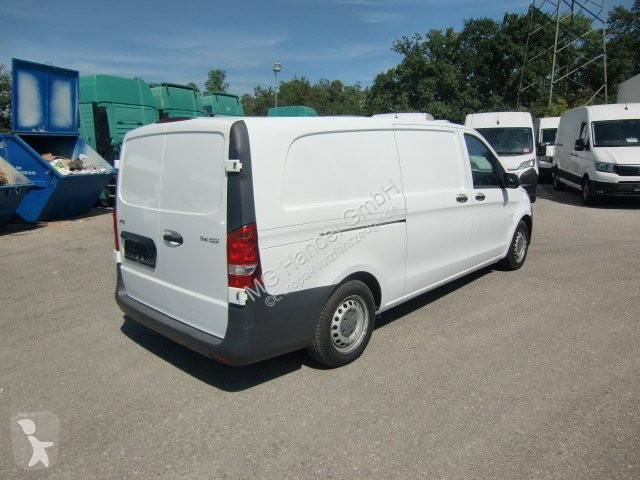 Véhicule utilitaire Mercedes Vito 114 CDi...