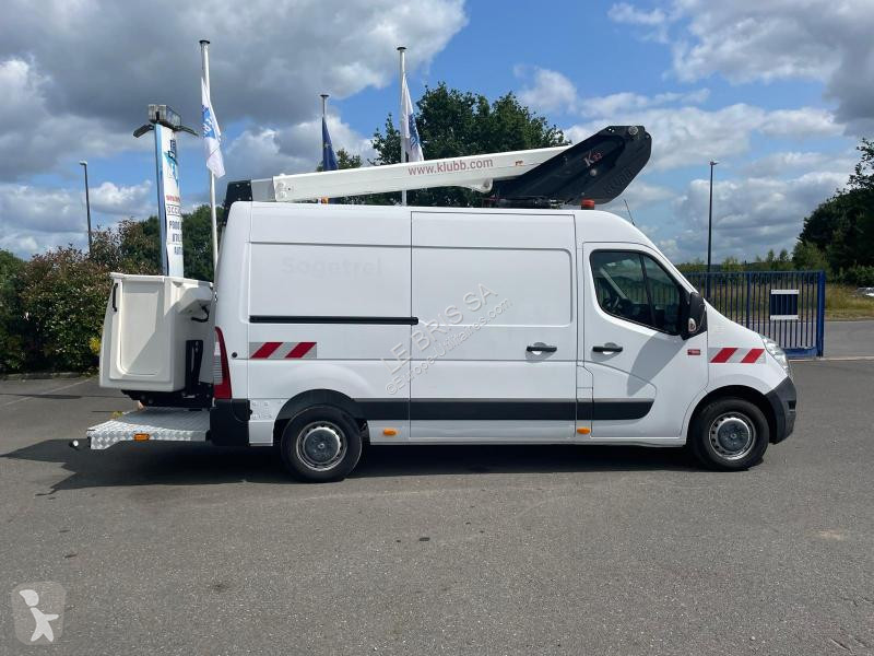Véhicule utilitaire Renault 2.3 DCI 145