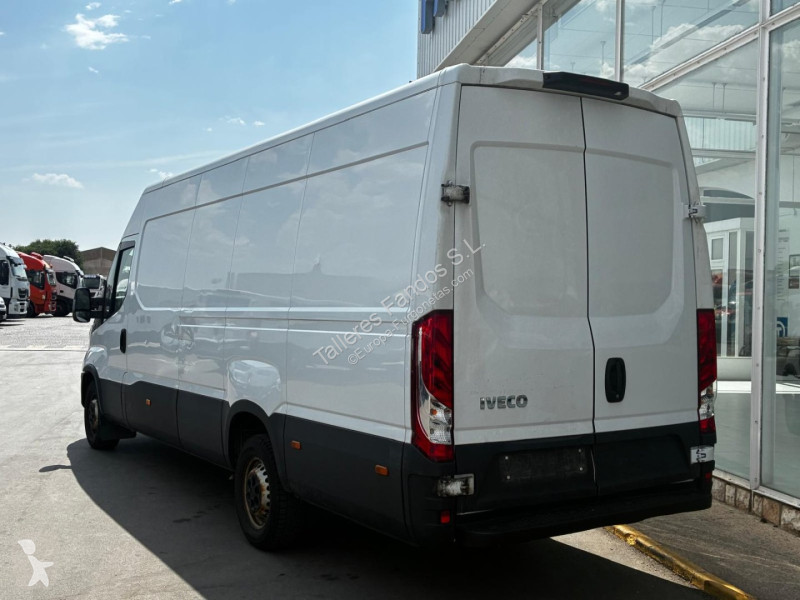 Autoutilitară Iveco  35S14 16m3