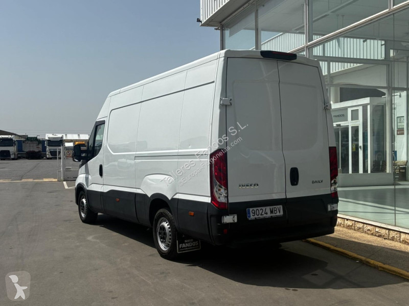 Autoutilitară Iveco  35S14 12m3