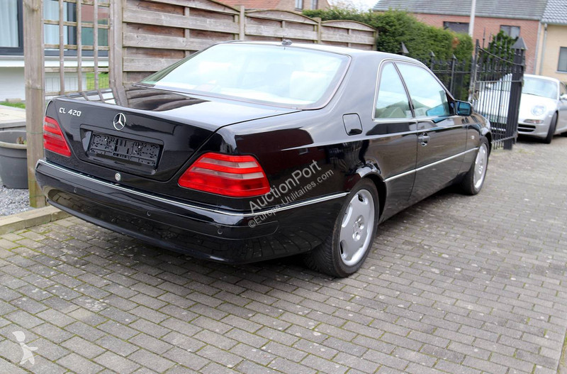 Véhicule utilitaire Mercedes (W140 SEC...