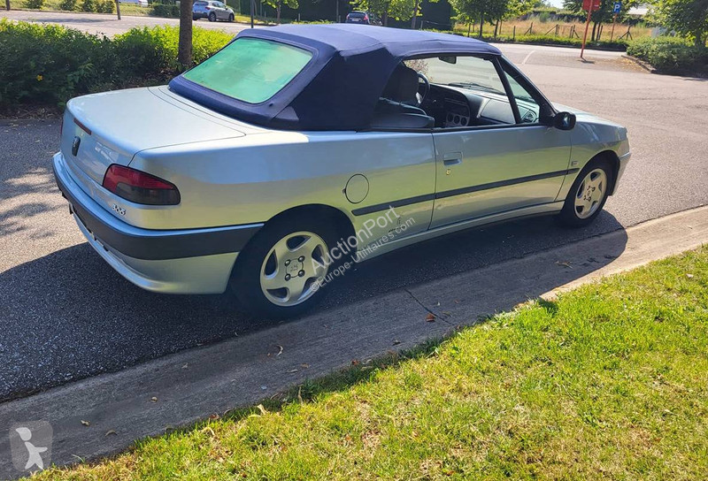 Véhicule utilitaire Peugeot Cabriolet 1.6...